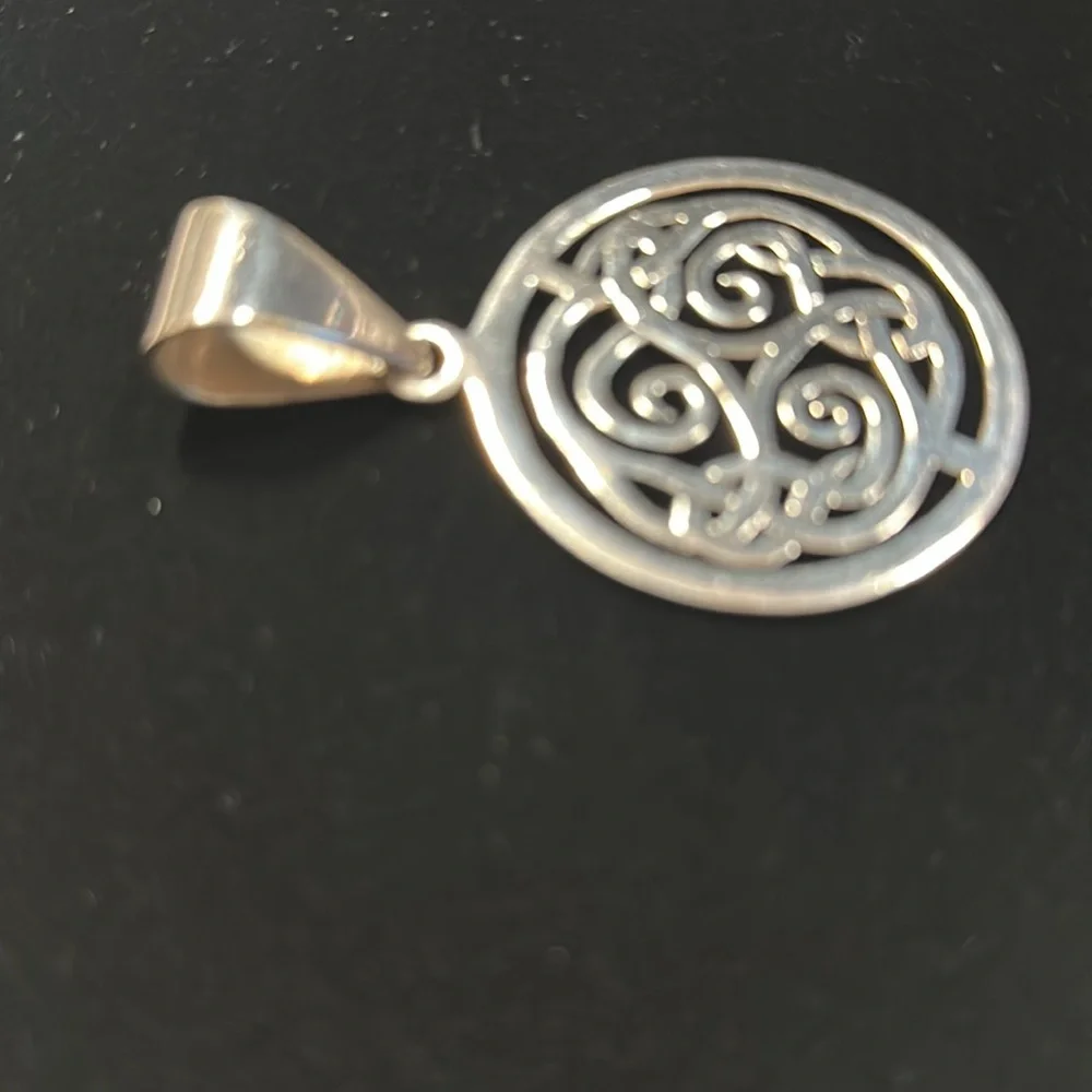 Elegant SILPADA Sterling Silver Pendant - Picture 3 of 3